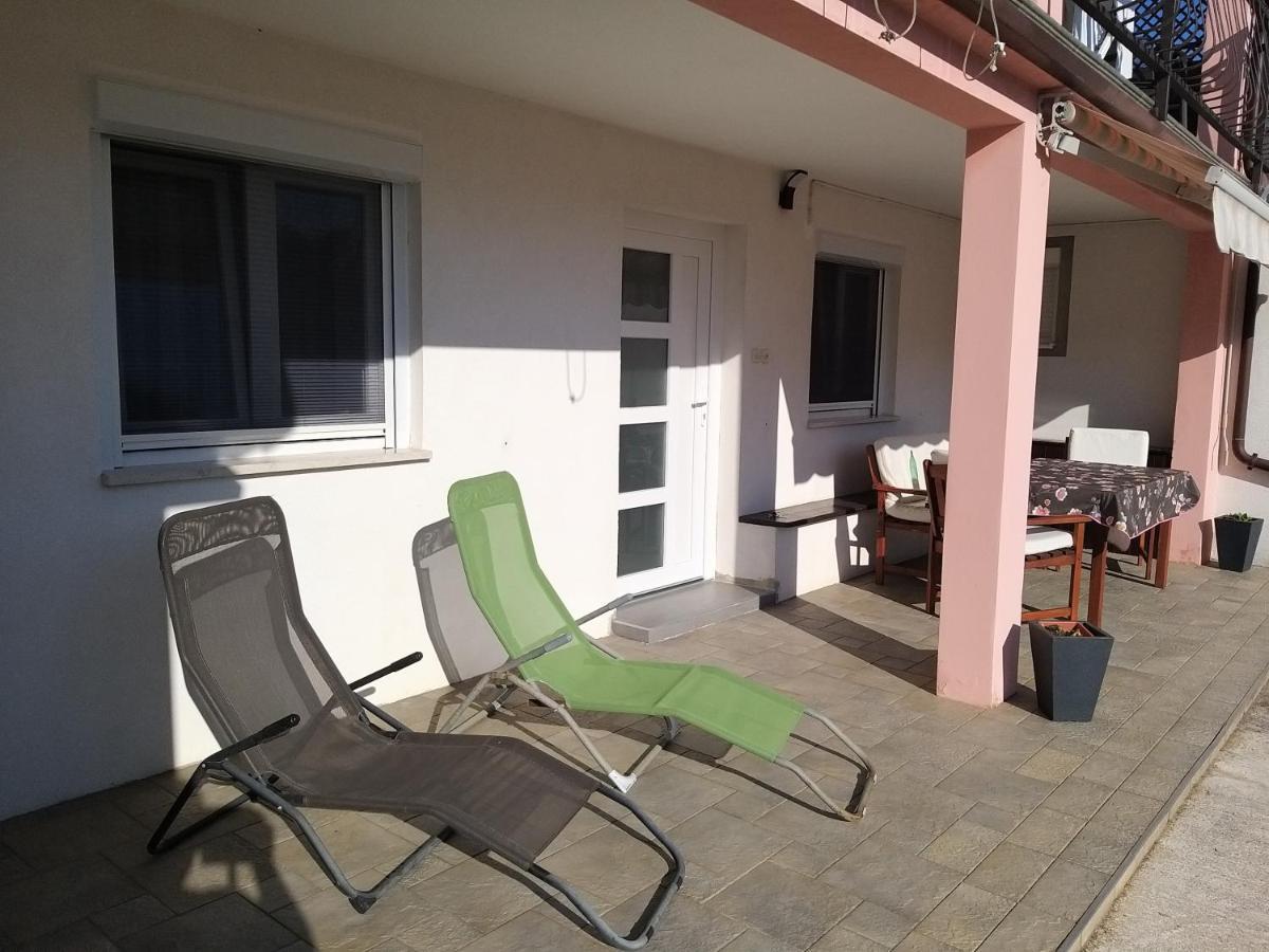 Guest House Zohil Ровінь Екстер'єр фото